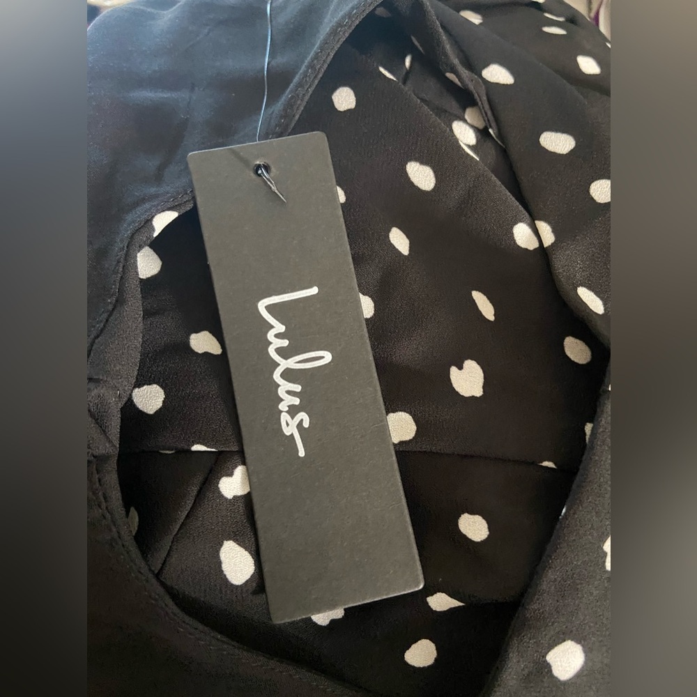 Brand new with tags!! Medium Lulus jumpsuit - Picture 7 of 7